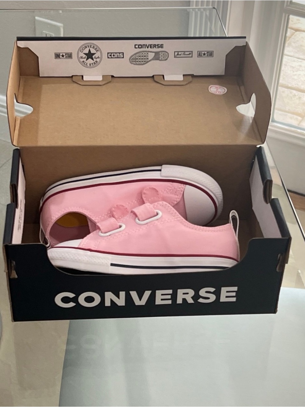 Converse girls' Chuck Taylor All Star Easy-On Low Top Sneaker sz 9 (new in box) - Picture 2 of 6